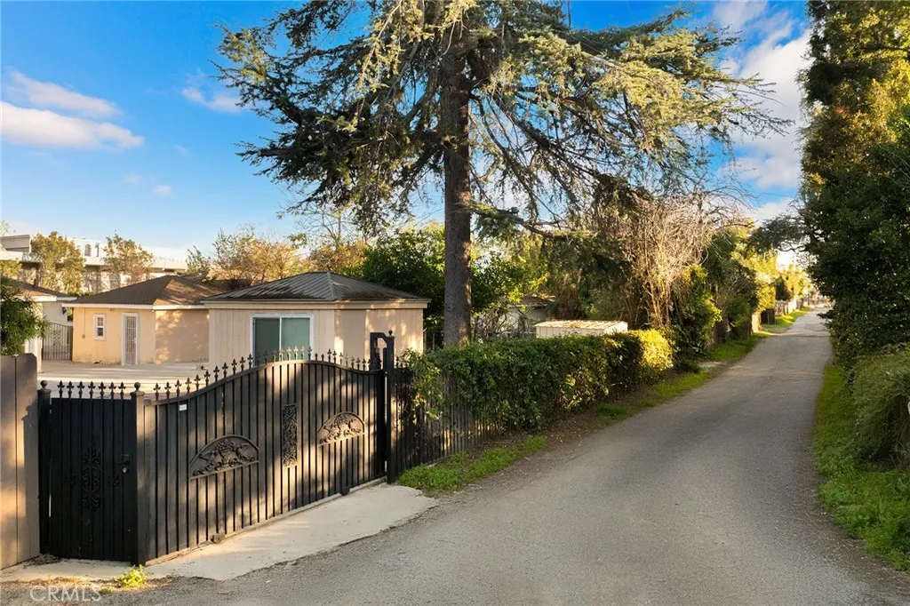 731 S Michillinda Avenue, Pasadena, California 91107 home-pic-46