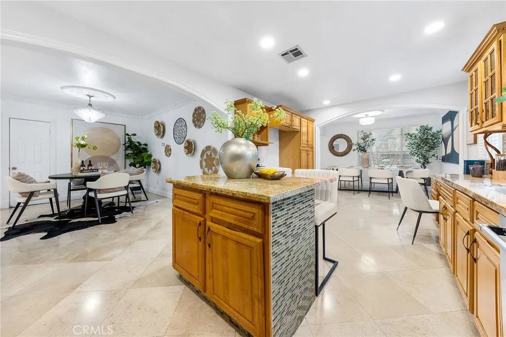 731 S Michillinda Avenue, Pasadena, California 91107 home-pic-15