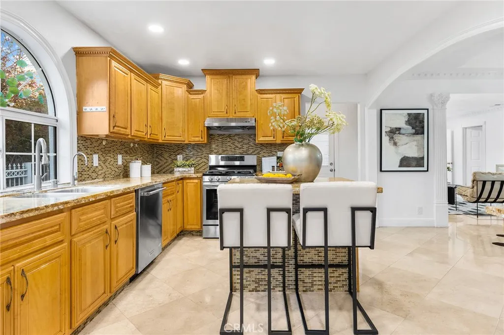731 S Michillinda Avenue, Pasadena, California 91107 home-pic-13