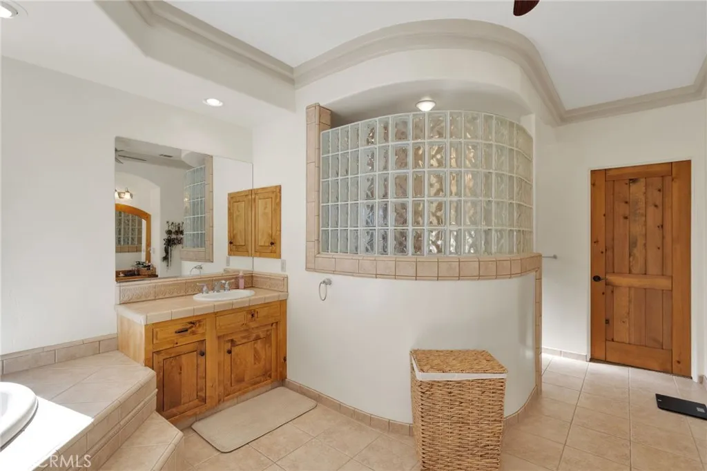 31024 Rabbit Springs Road, Lucerne Valley, California 92356 home-pic-37