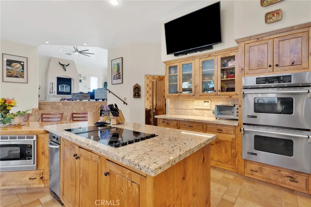 31024 Rabbit Springs Road, Lucerne Valley, California 92356 home-pic-11