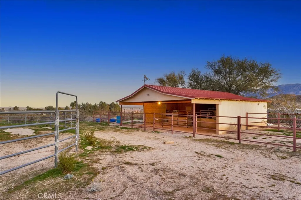 31024 Rabbit Springs Road, Lucerne Valley, California 92356 home-pic-64