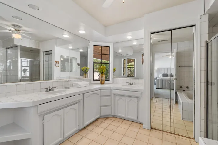 27_11978972_185677_185677-EI-127