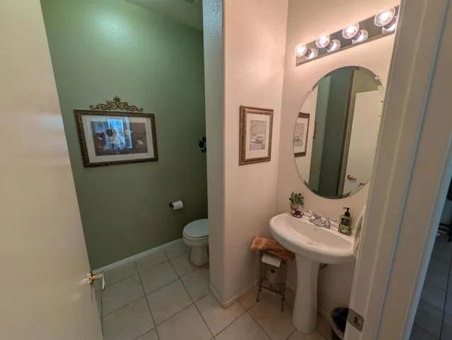 PXL_20251126_203249838