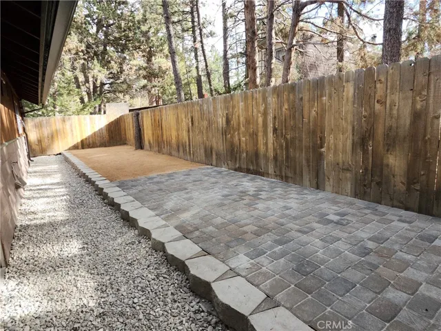 Backyard w/paver surface patio