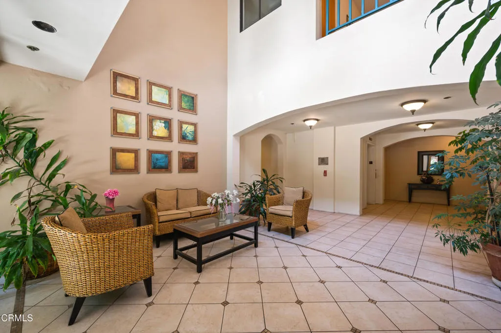 4200 Via Arbolada 207, Los Angeles, California 90042 home-pic-6