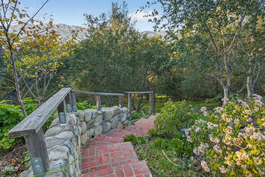 165 Feliz Drive, Oak View, California 93022 home-pic-29