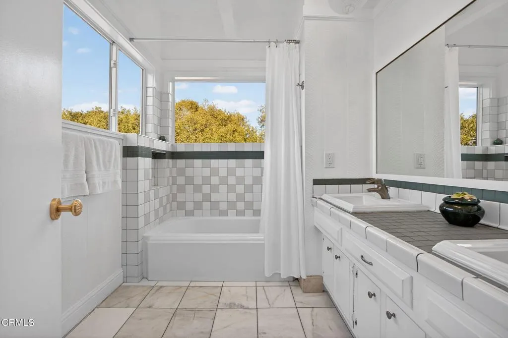 165 Feliz Drive, Oak View, California 93022 home-pic-23