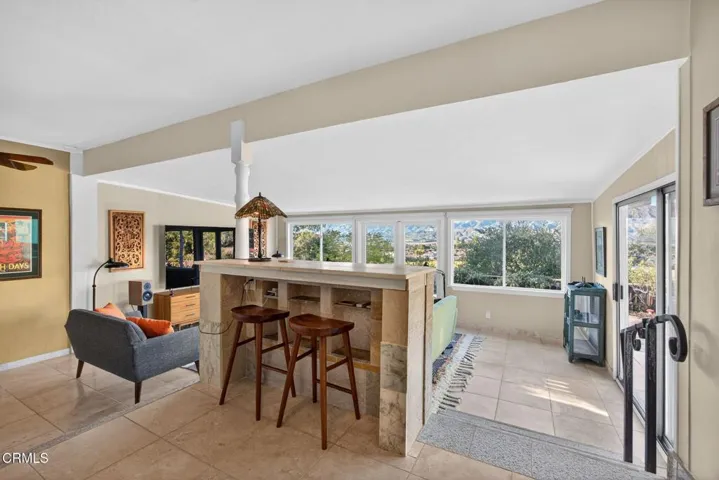 17 22-web-or-mls-Upmarketmedia_165Fel-08