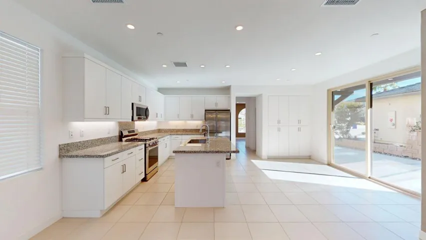 35815-McCarthy-St-Palm-Desert-CA-92211-0