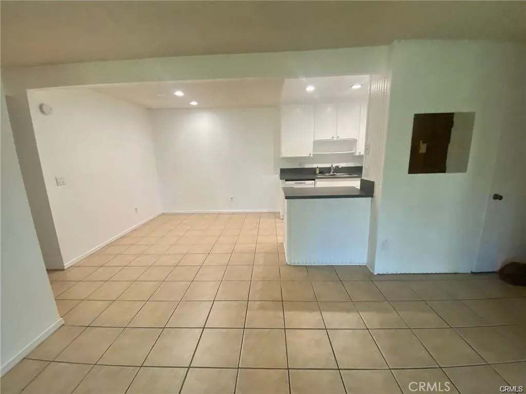 1101 W Macarthur 296, Santa Ana, California 92707 home-pic-3