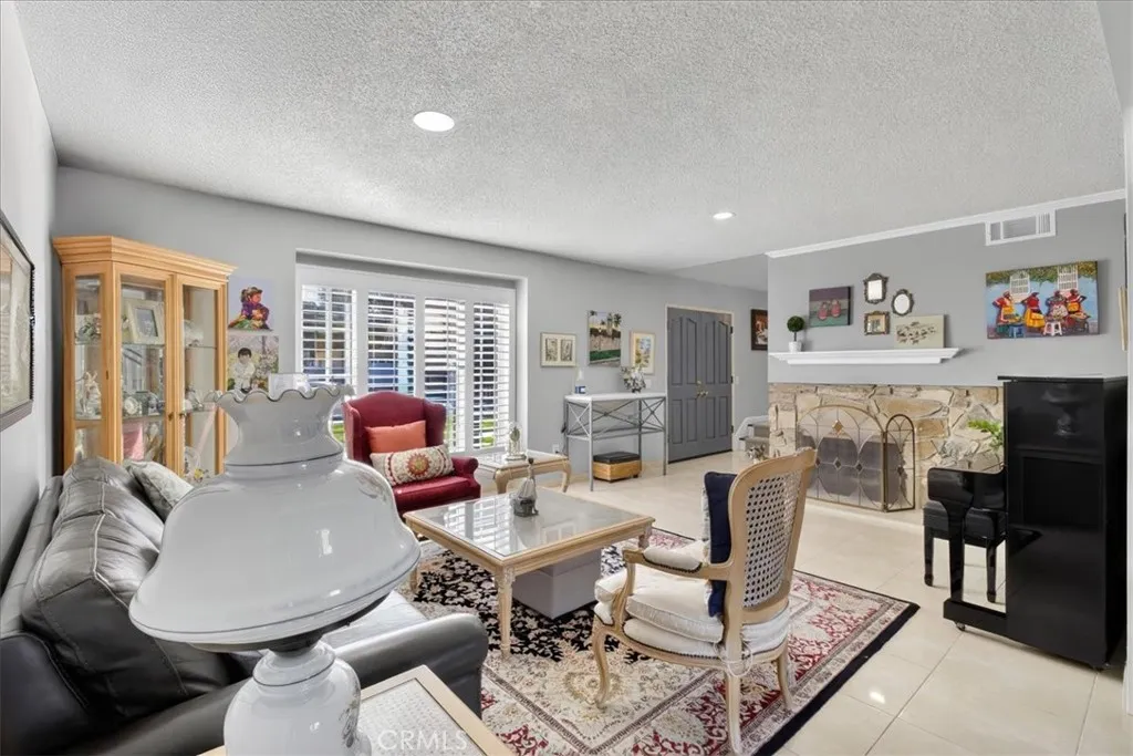 1241 Flintlock Rd, Diamond Bar, California 91765 home-pic-12