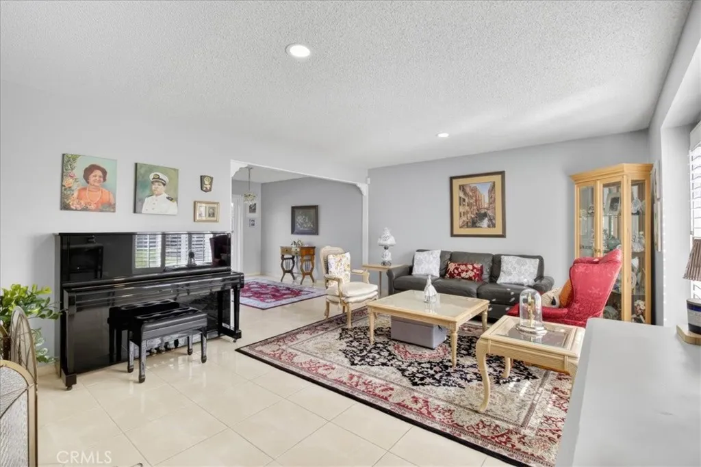 1241 Flintlock Rd, Diamond Bar, California 91765 home-pic-8