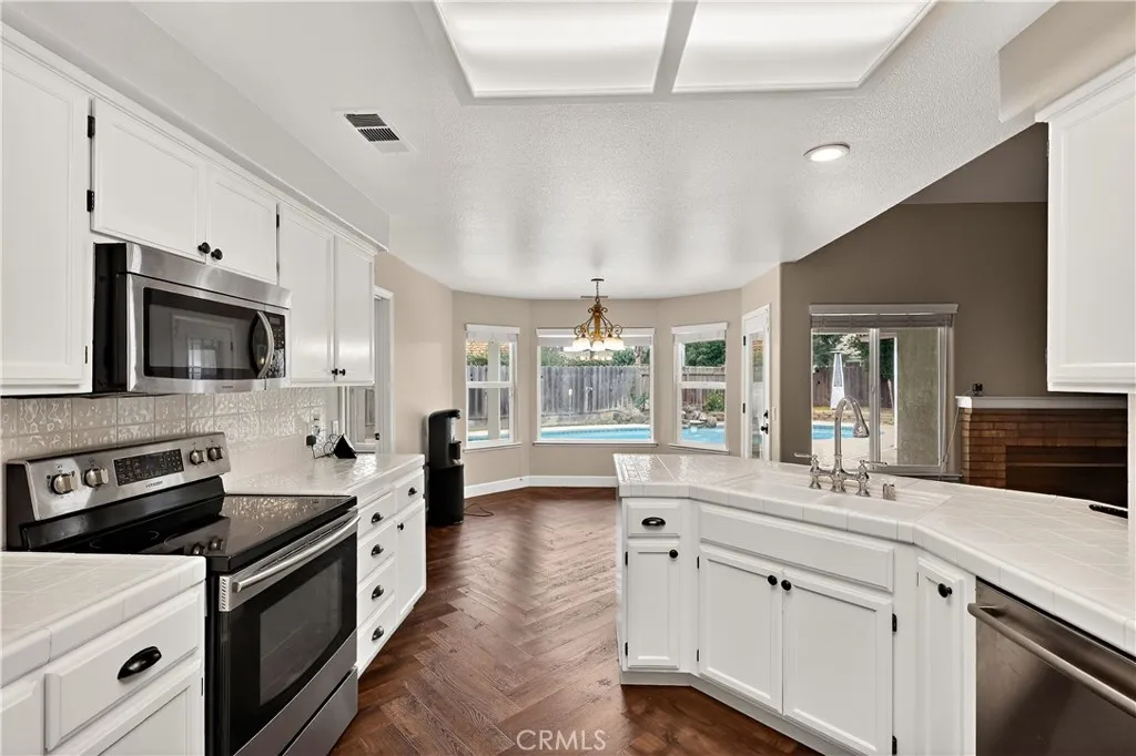 724 Robin Drive, Merced, California 95340 home-pic-18