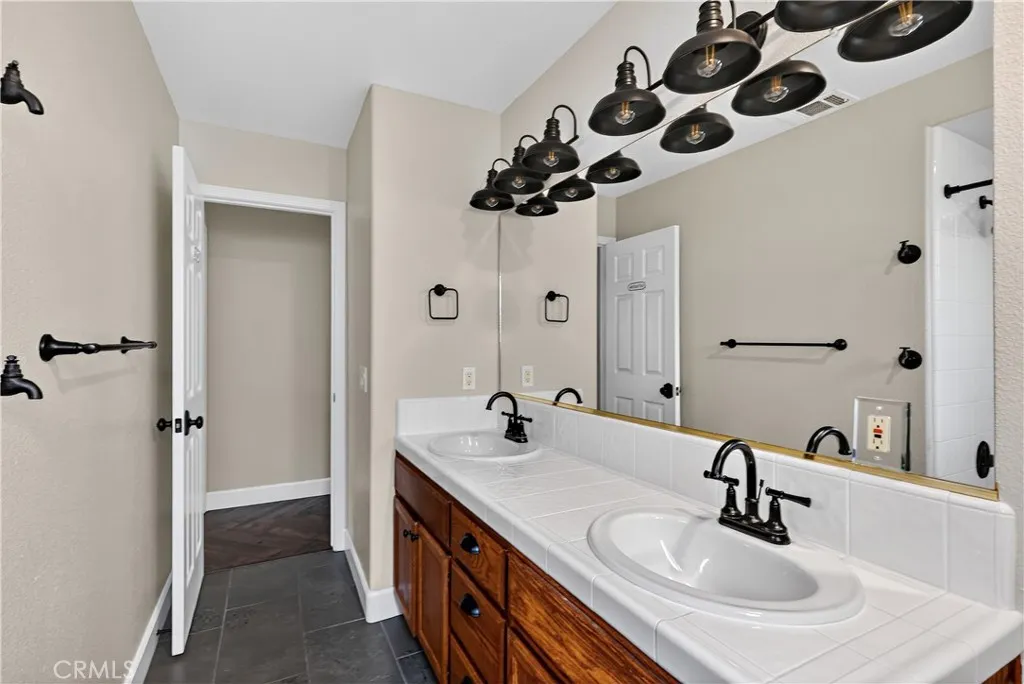724 Robin Drive, Merced, California 95340 home-pic-45