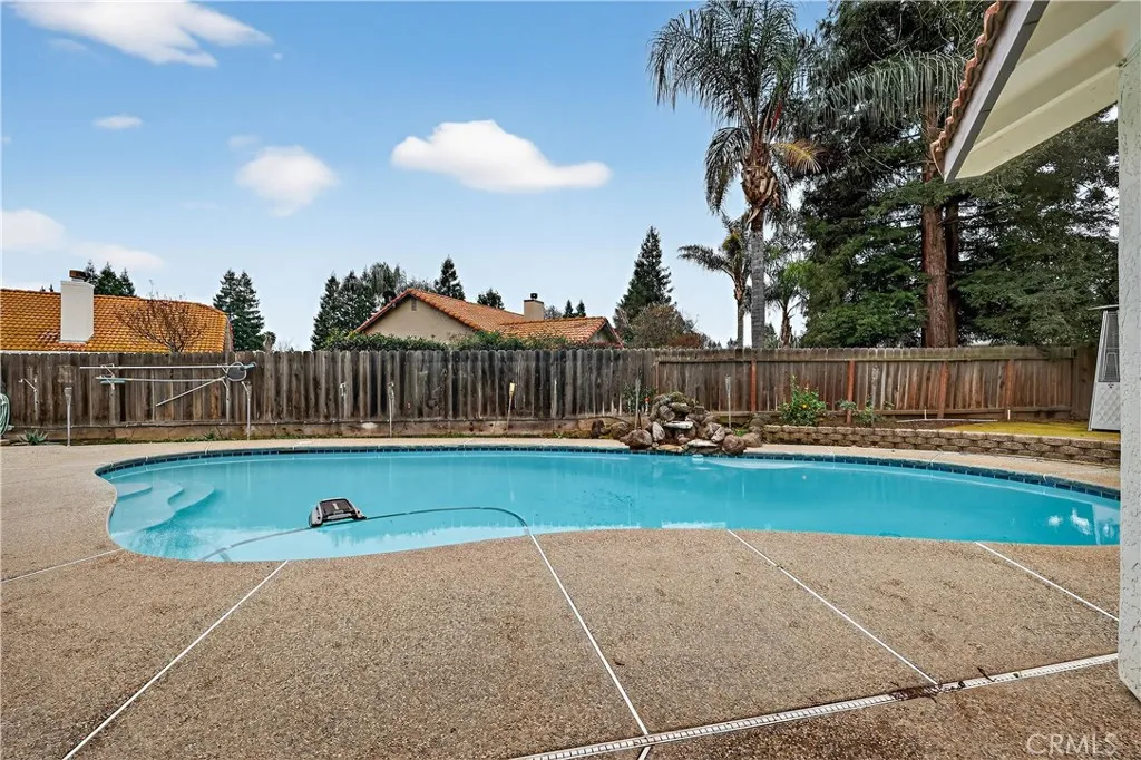 724 Robin Drive, Merced, California 95340 home-pic-57