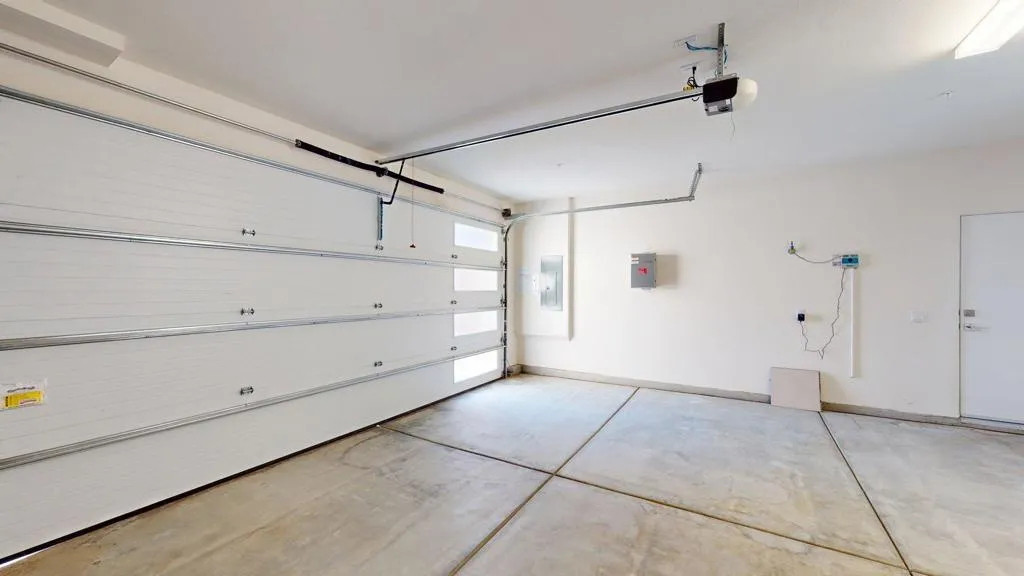 35887 Mccarthy Street, Palm Desert, California 92211 home-pic-37