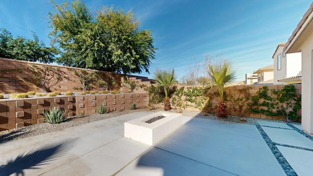 35887 Mccarthy Street, Palm Desert, California 92211 home-pic-43