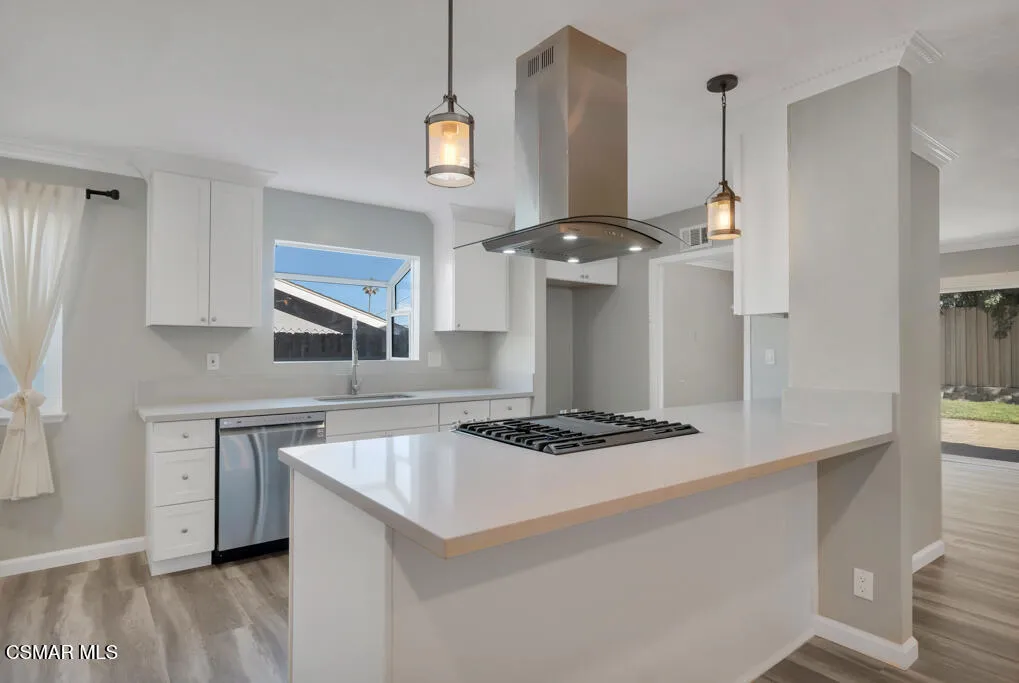 896 Moffatt Circle, Simi Valley, California 93065 home-pic-20