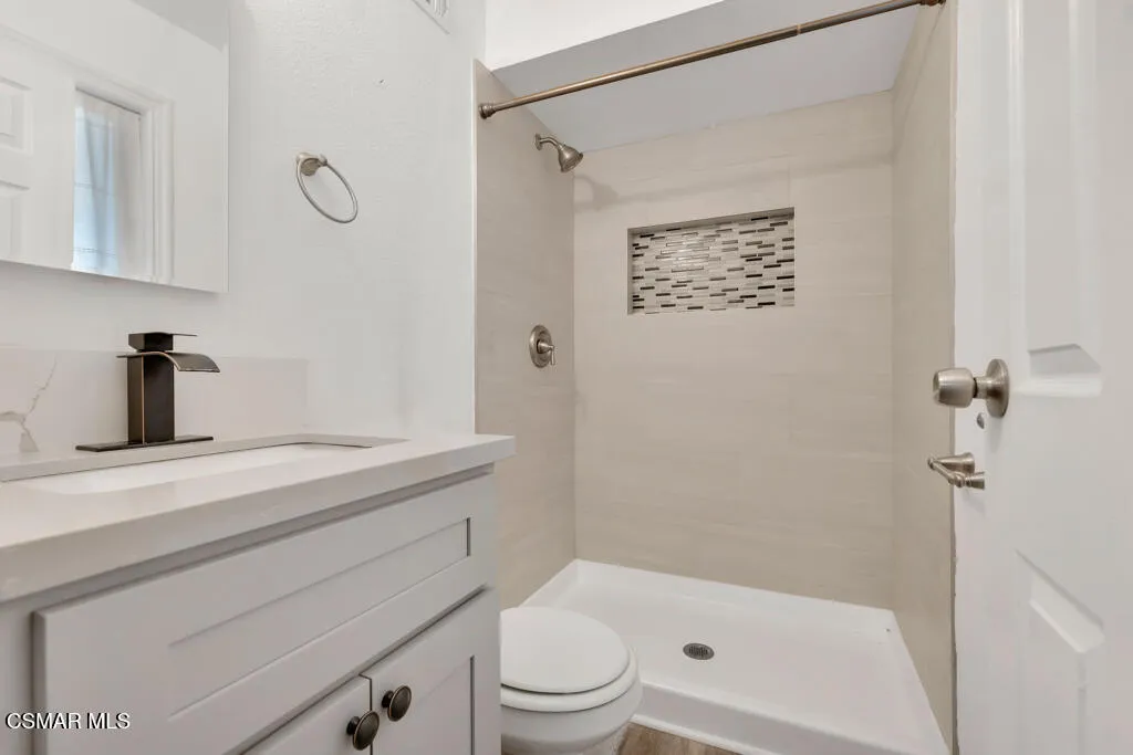 896 Moffatt Circle, Simi Valley, California 93065 home-pic-39