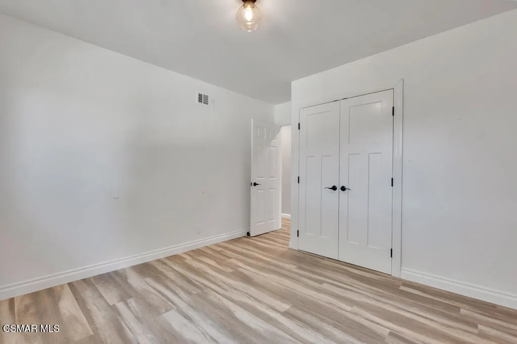 896 Moffatt Circle, Simi Valley, California 93065 home-pic-33