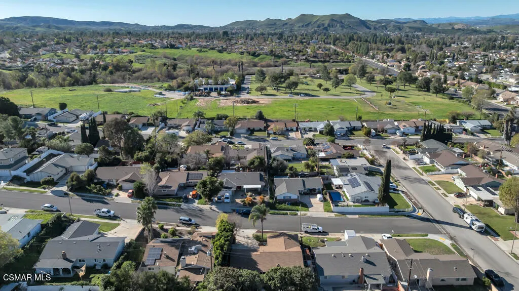 896 Moffatt Circle, Simi Valley, California 93065 home-pic-49