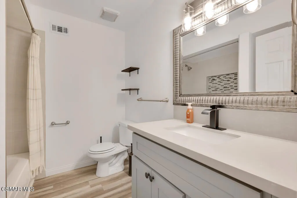 896 Moffatt Circle, Simi Valley, California 93065 home-pic-34