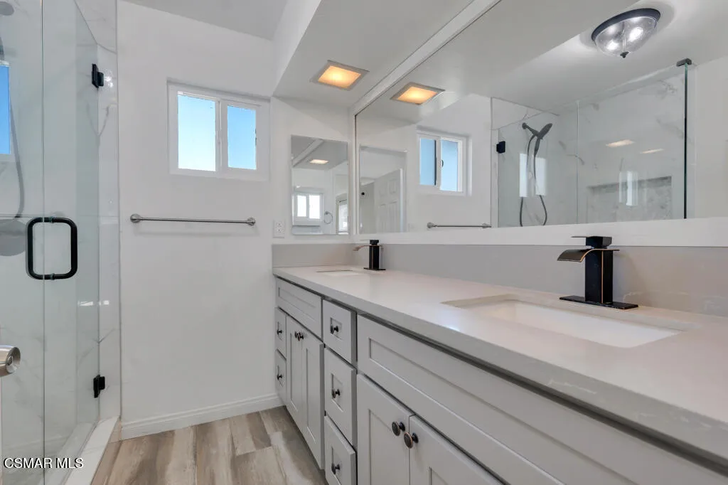 896 Moffatt Circle, Simi Valley, California 93065 home-pic-28