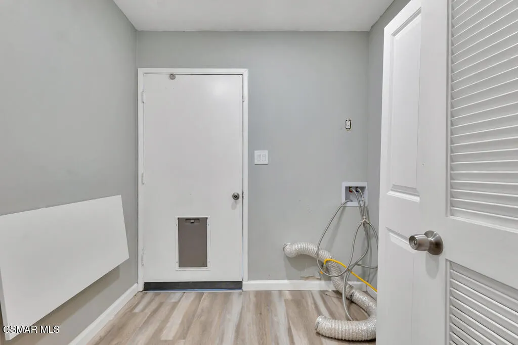 896 Moffatt Circle, Simi Valley, California 93065 home-pic-30