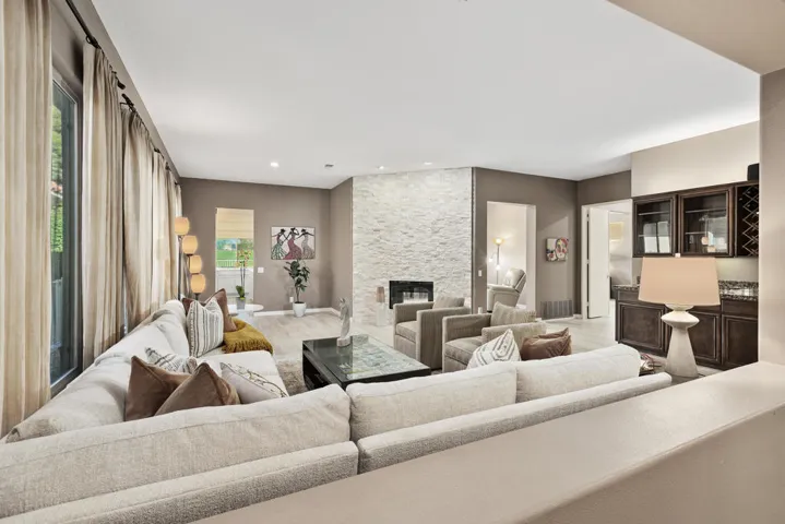 11_11976640_185505_185505-EI-111