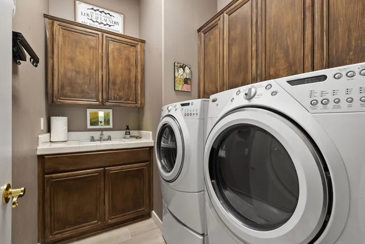 33_11976662_185505_185505-EI-133