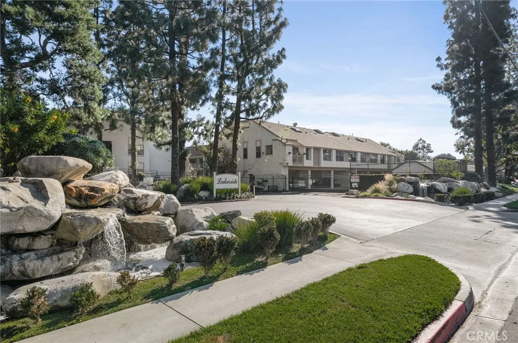 10571 Lakeside Drive S D, Garden Grove, California 92840 home-pic-25