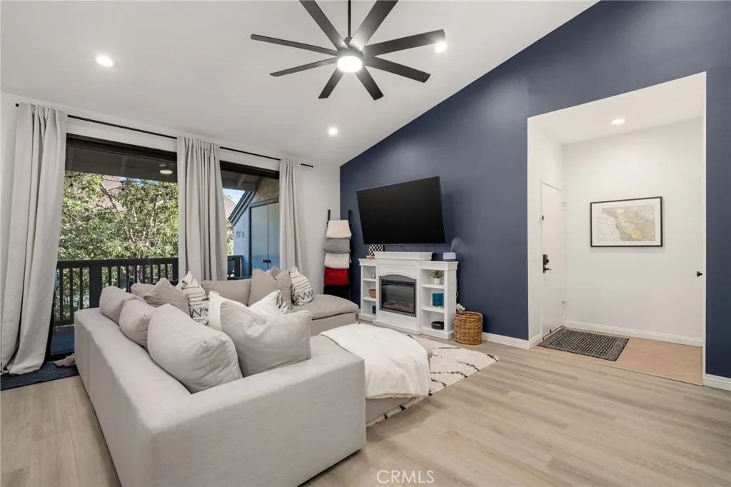 10571 Lakeside Drive S D, Garden Grove, California 92840 home-pic-3