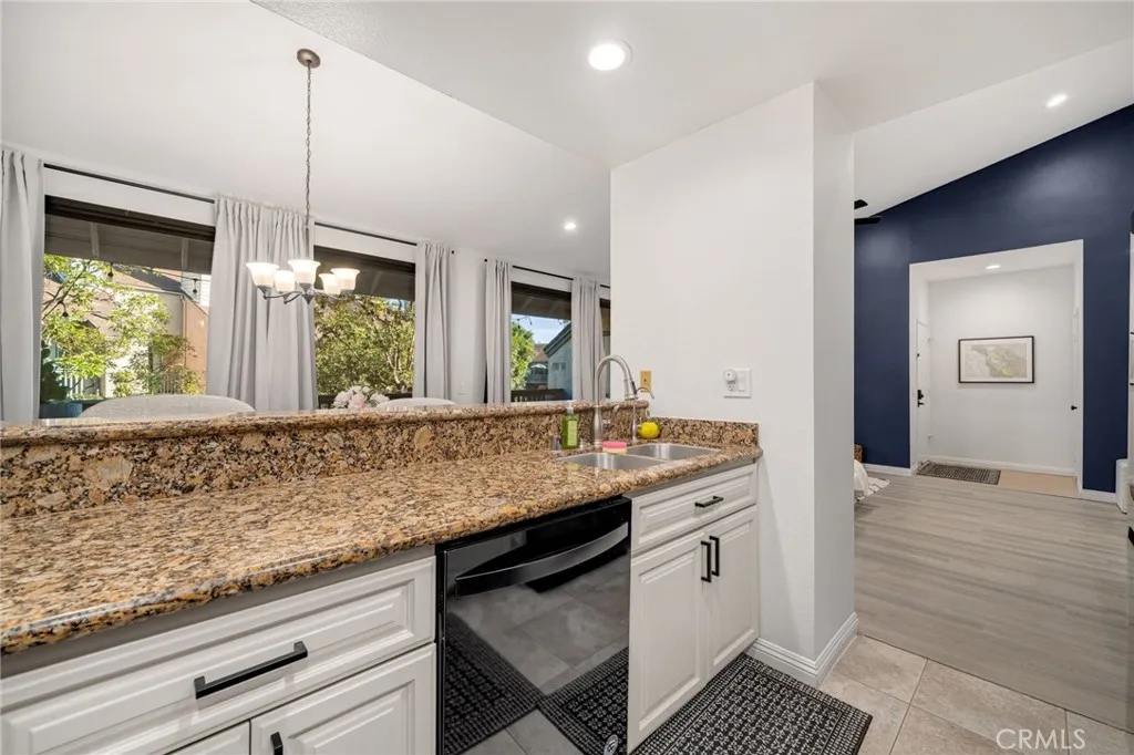 10571 Lakeside Drive S D, Garden Grove, California 92840 home-pic-8
