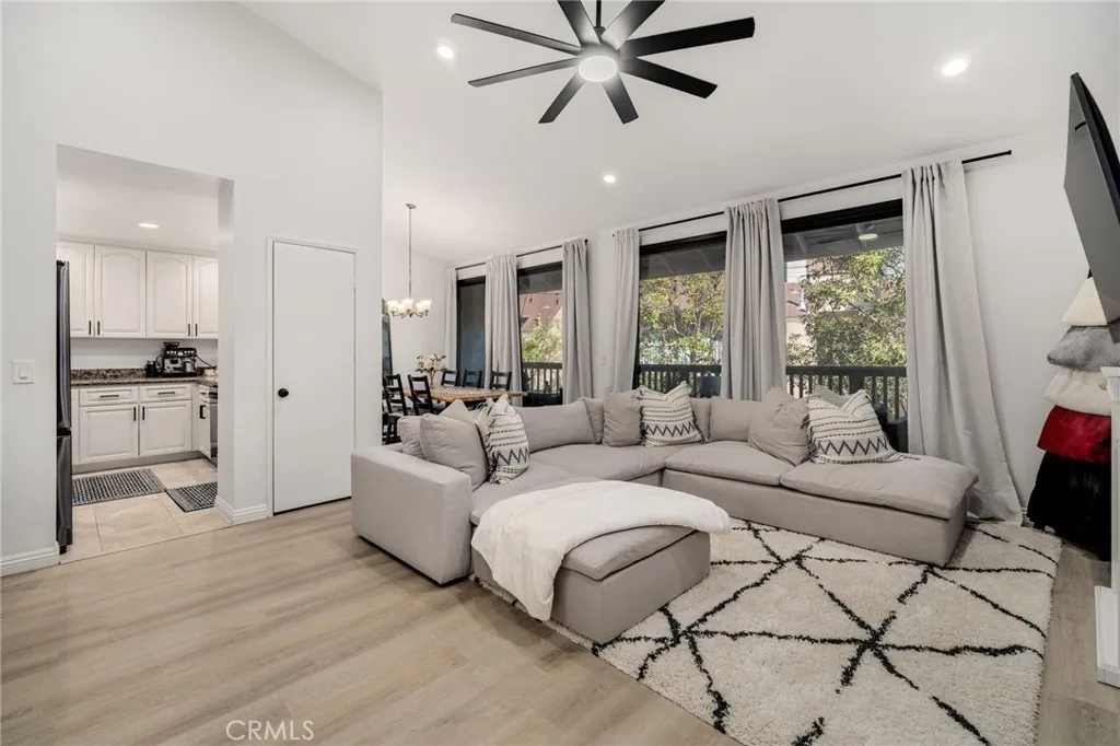 10571 Lakeside Drive S D, Garden Grove, California 92840 home-pic-2