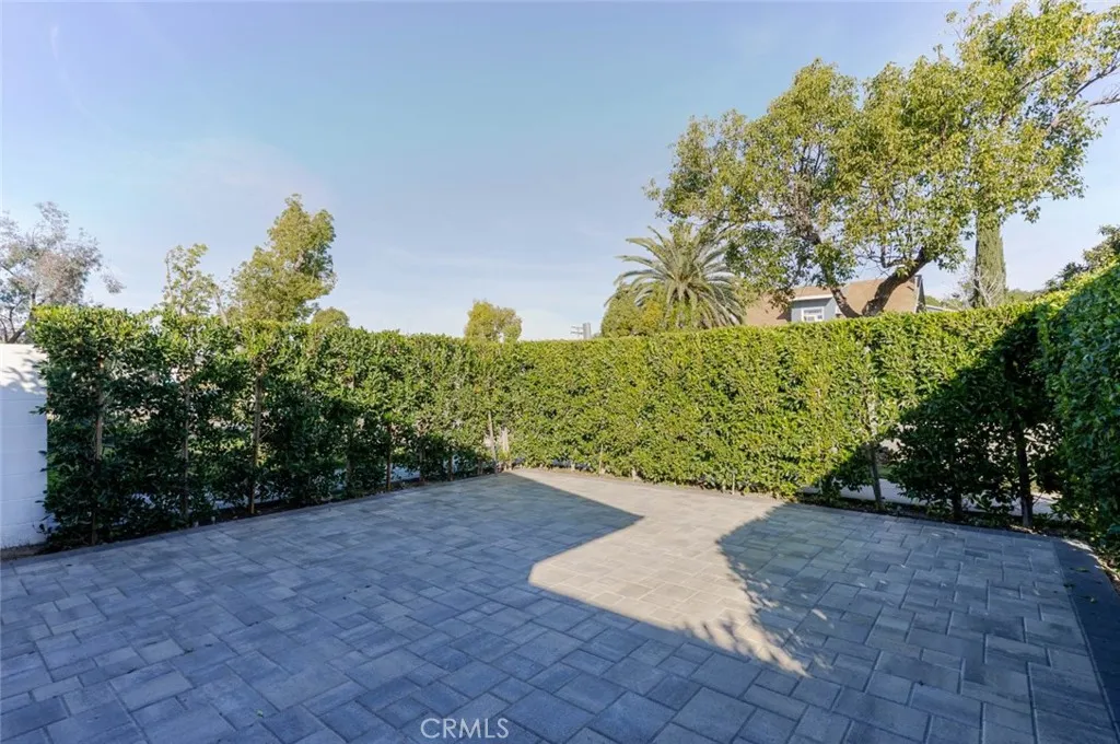 432 W Garfield Avenue, Glendale, California 91204 home-pic-21