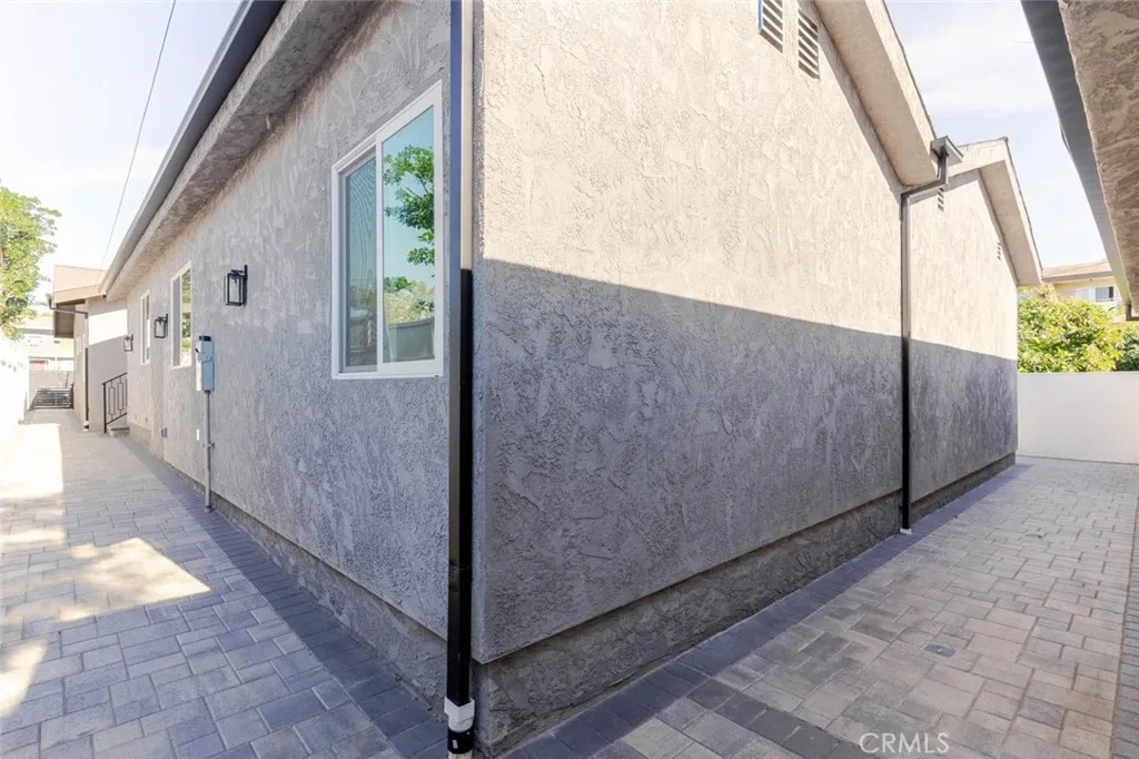 432 W Garfield Avenue, Glendale, California 91204 home-pic-59