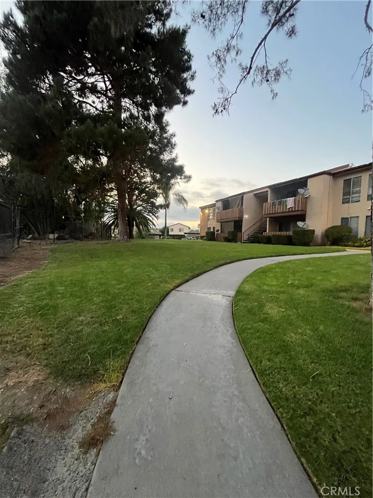 1051 Rock Springs, Escondido, California 92026 home-pic-24