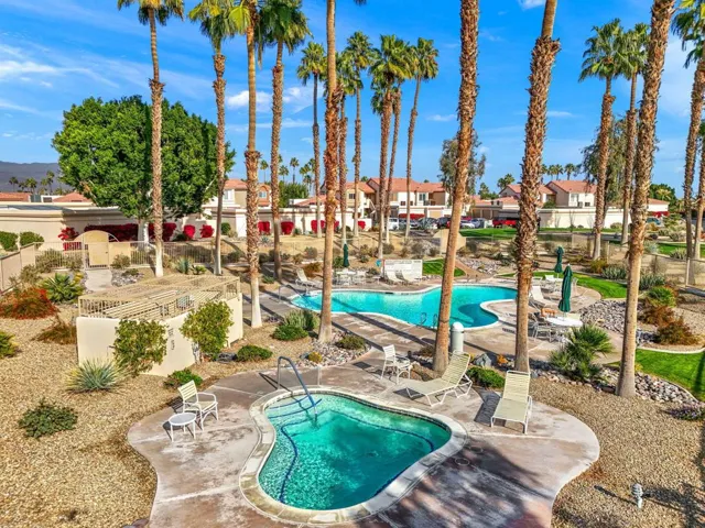 Scarlet Court Pool and Spa