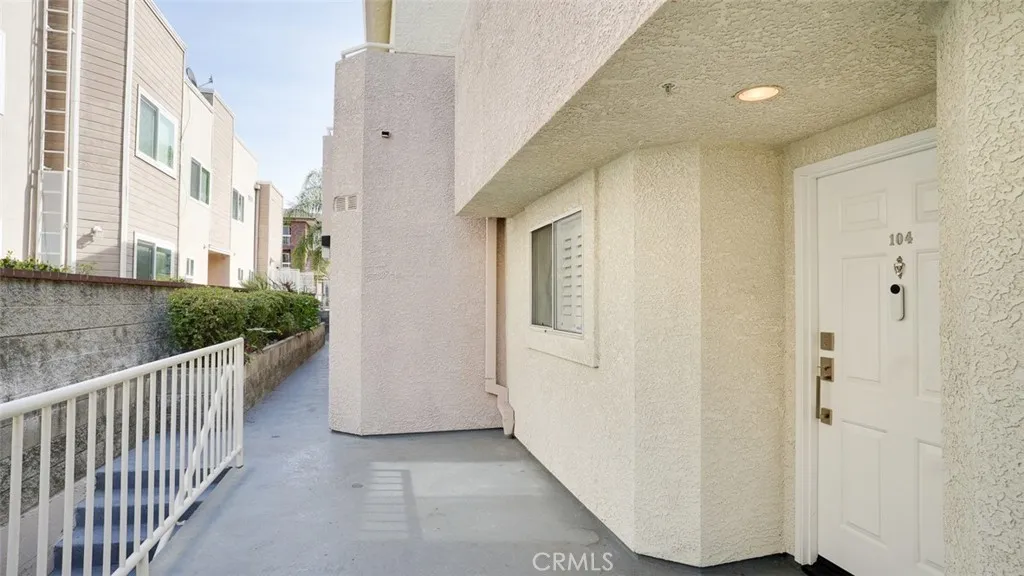 411 N Jackson Street 104, Glendale, California 91206 home-pic-19