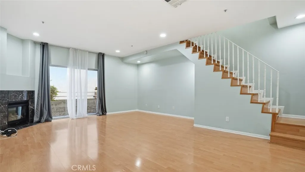411 N Jackson Street 104, Glendale, California 91206 home-pic-3