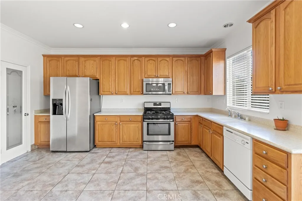 37707 Tamarind Court, Palmdale, California 93551 home-pic-9
