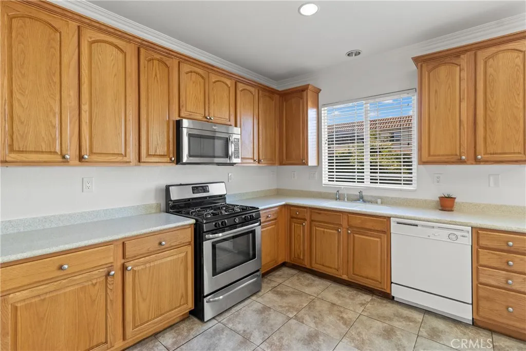 37707 Tamarind Court, Palmdale, California 93551 home-pic-10