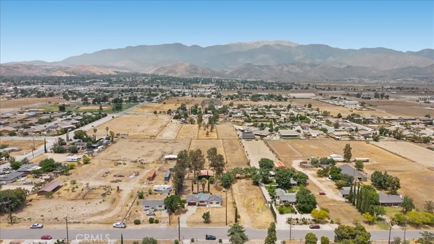 943 Wesley, Banning, California 92220
