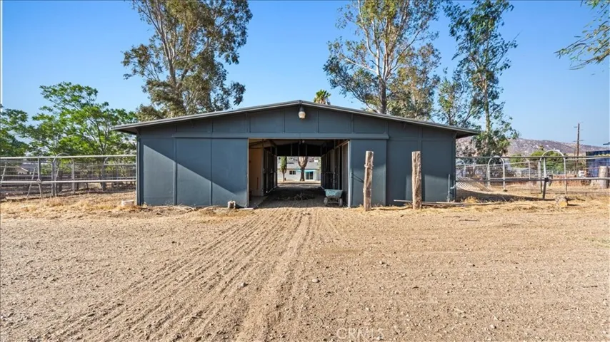 943 Wesley, Banning, California 92220