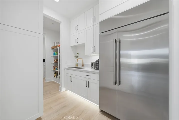 Butler Pantry - 42" Built in Fridge-Convection Microwave, Second Sink, Walk In Pantry & Tons of Additional Storage
