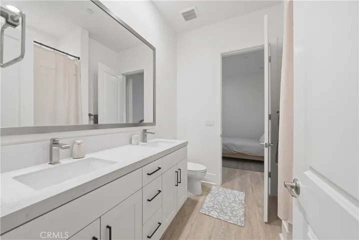 Jack & Jill Bath with Double Vanities