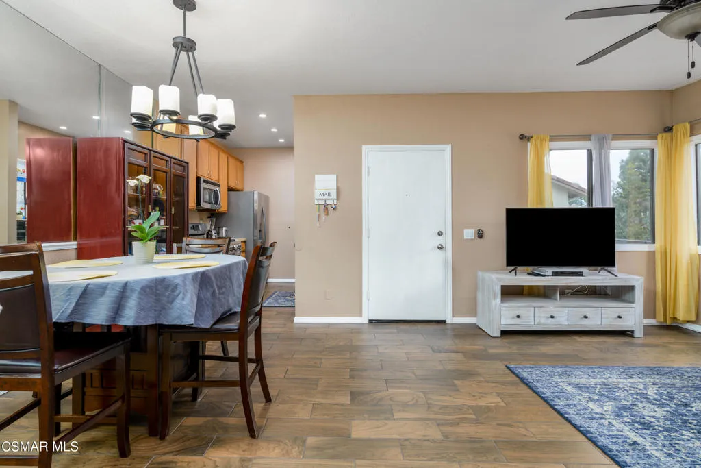 104 Maegan Place 12, Thousand Oaks, California 91362 home-pic-5