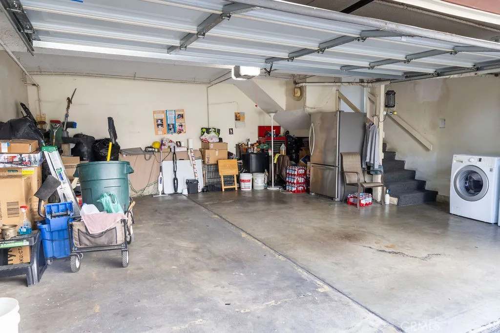 18425 Saticoy, Reseda, California 91335 home-pic-25