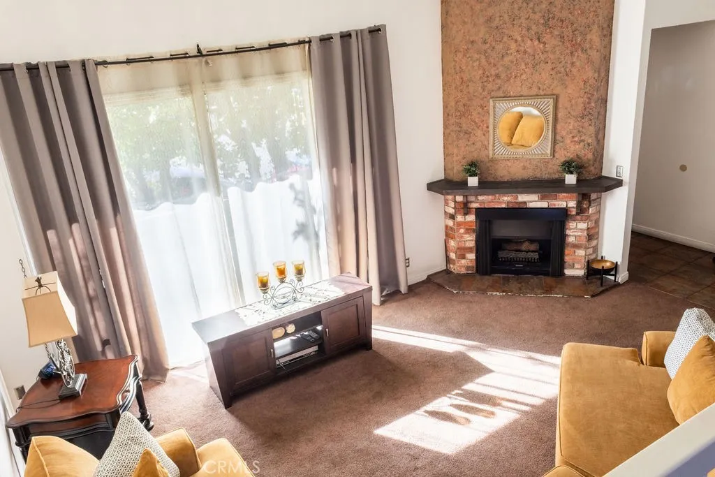 18425 Saticoy, Reseda, California 91335 home-pic-6